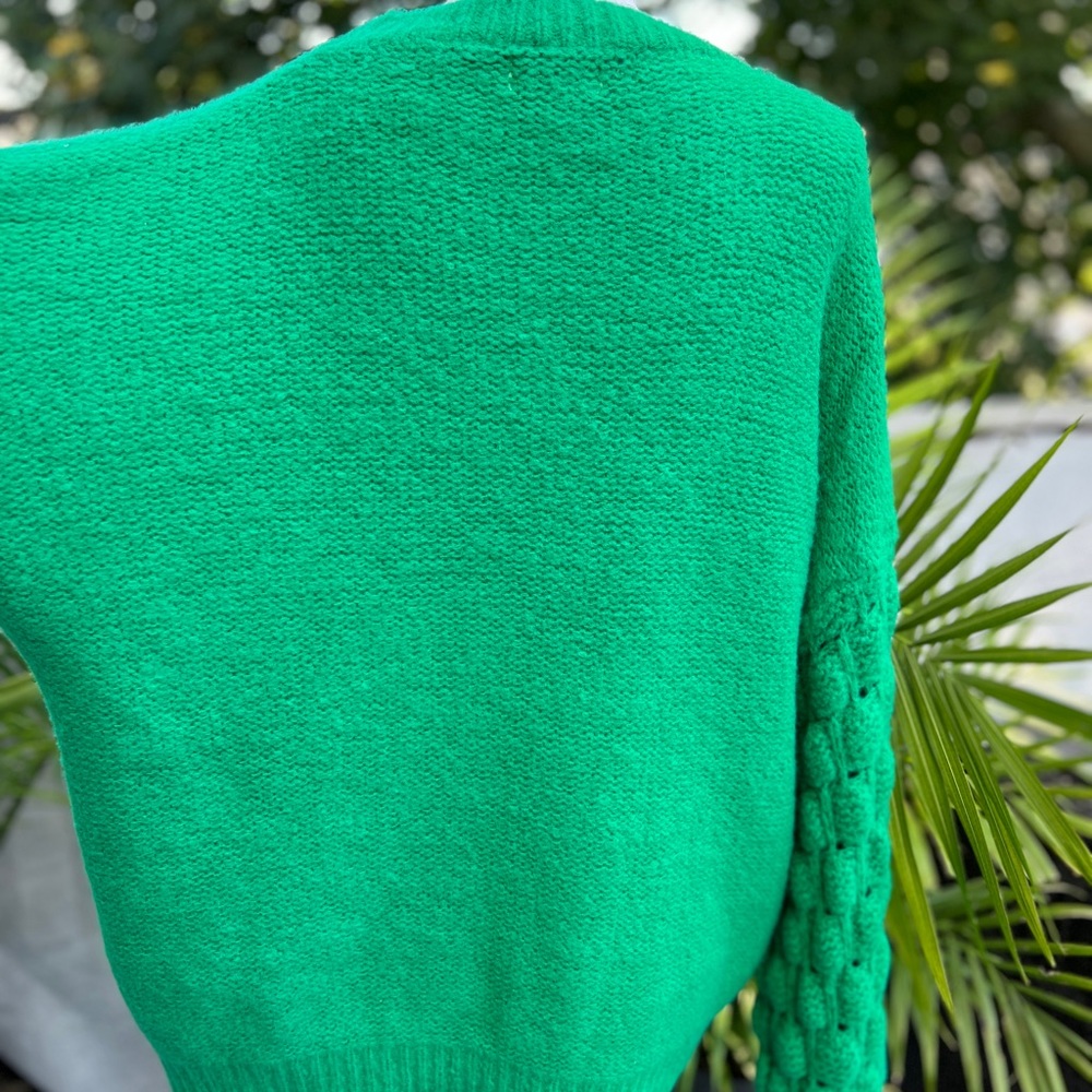 VICI Bell Sleeve Kelly Green Sweater Size Medium - Picture 5 of 7